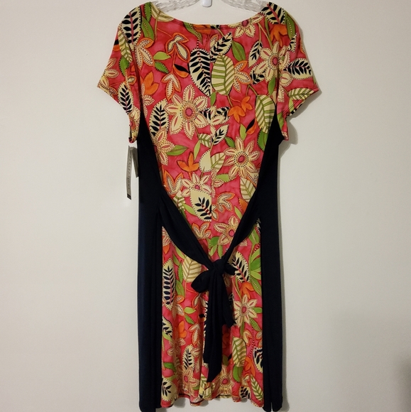 NWT!  Perceptions Fushia/Navy Floral Print Short Sleeve Shift Dress Size 18 - Picture 7 of 11